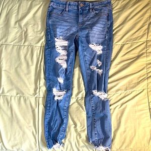 American Eagle ripped jeans barely used